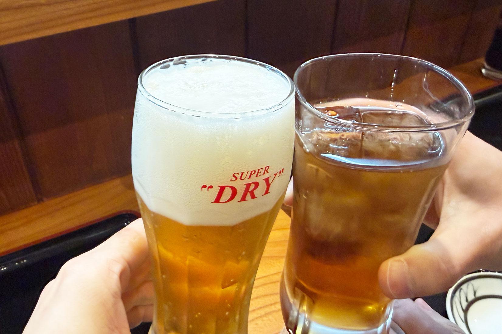夜は寿司居酒屋として地酒と楽しめる-0