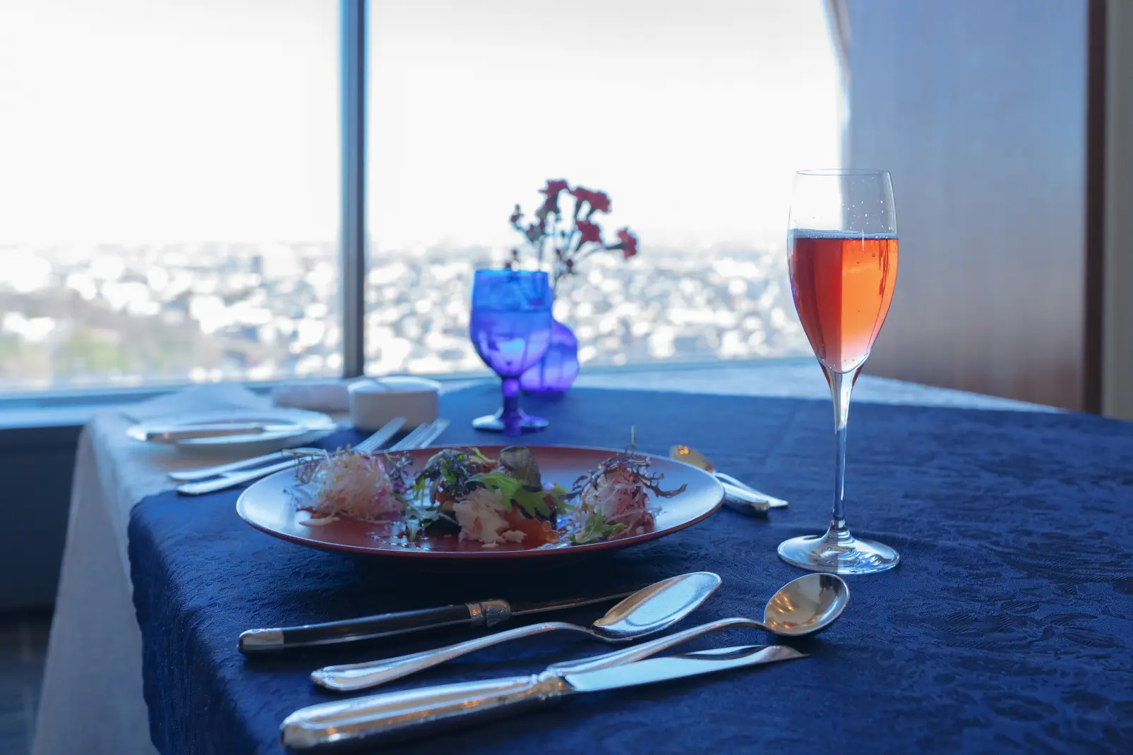 ホテルニューオータニ高岡の最上階レストランで贅沢ランチ！立山連峰が一望できる「TOP RESTAURANT FOUR SEASONS」-1