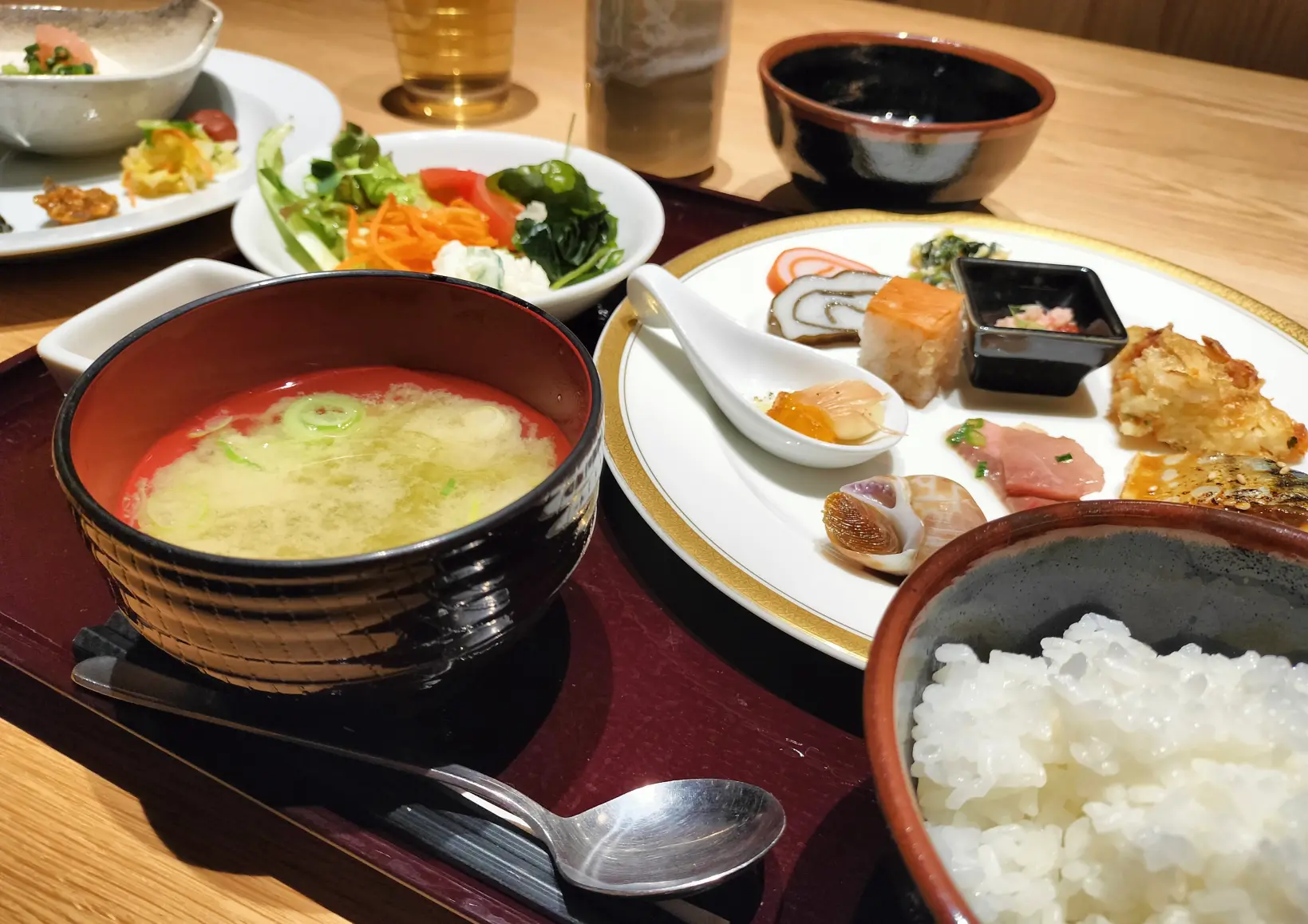 富山の味覚が大集合の朝食ビュッフェ