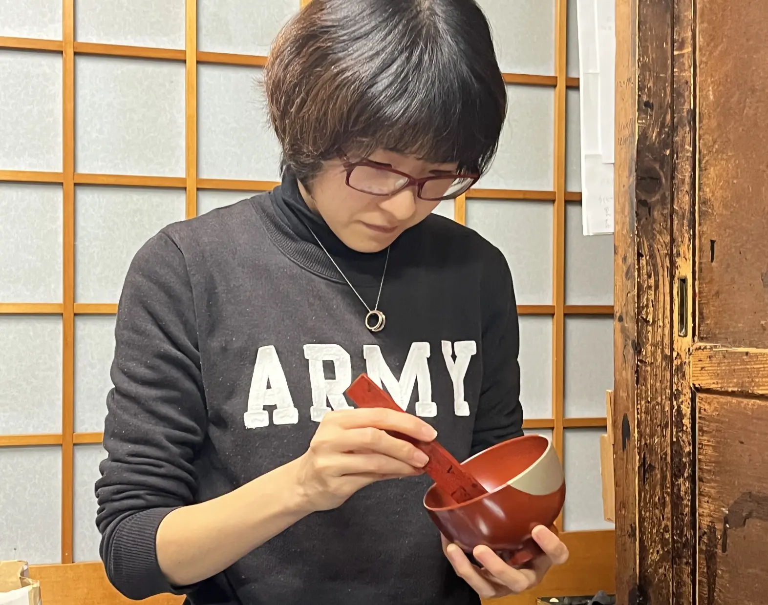 2人の高岡漆器若手女性職人の想いに迫る！工芸文化を伝承し未来へ | ふ