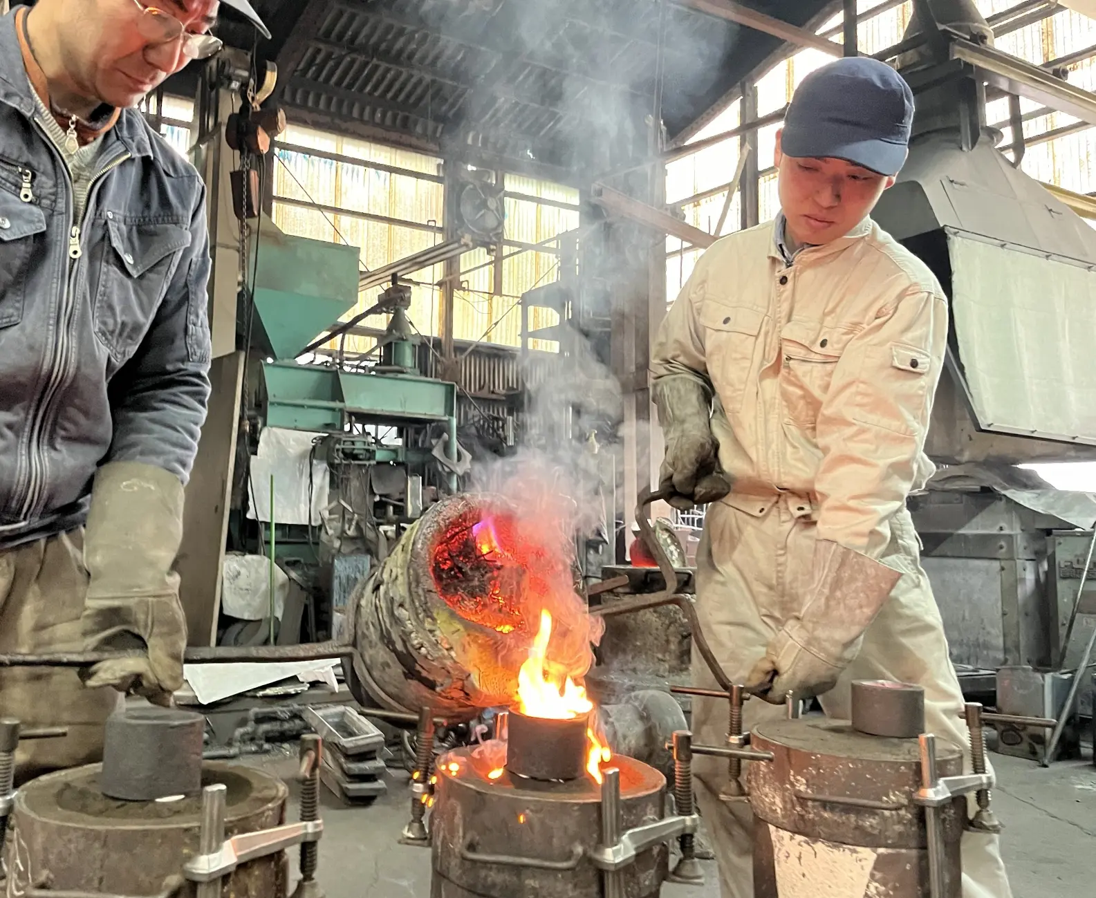 システムエンジニアから高岡銅器職人へ 150年の老舗企業で奮闘する若手