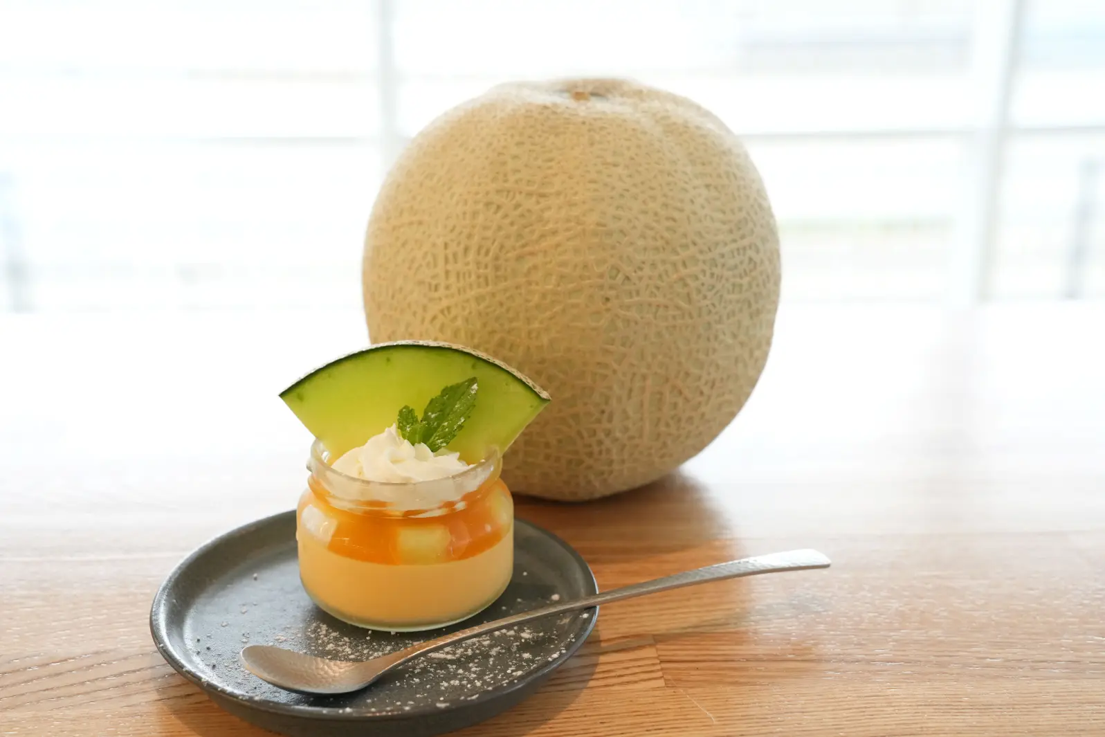 夏の新作メニュー登場！朝日町にある「ヒスイテラス」の絶景カフェ「今日もかえりたい。～Melon et Cafe～」【2025年7月14日より販売スタート】-1