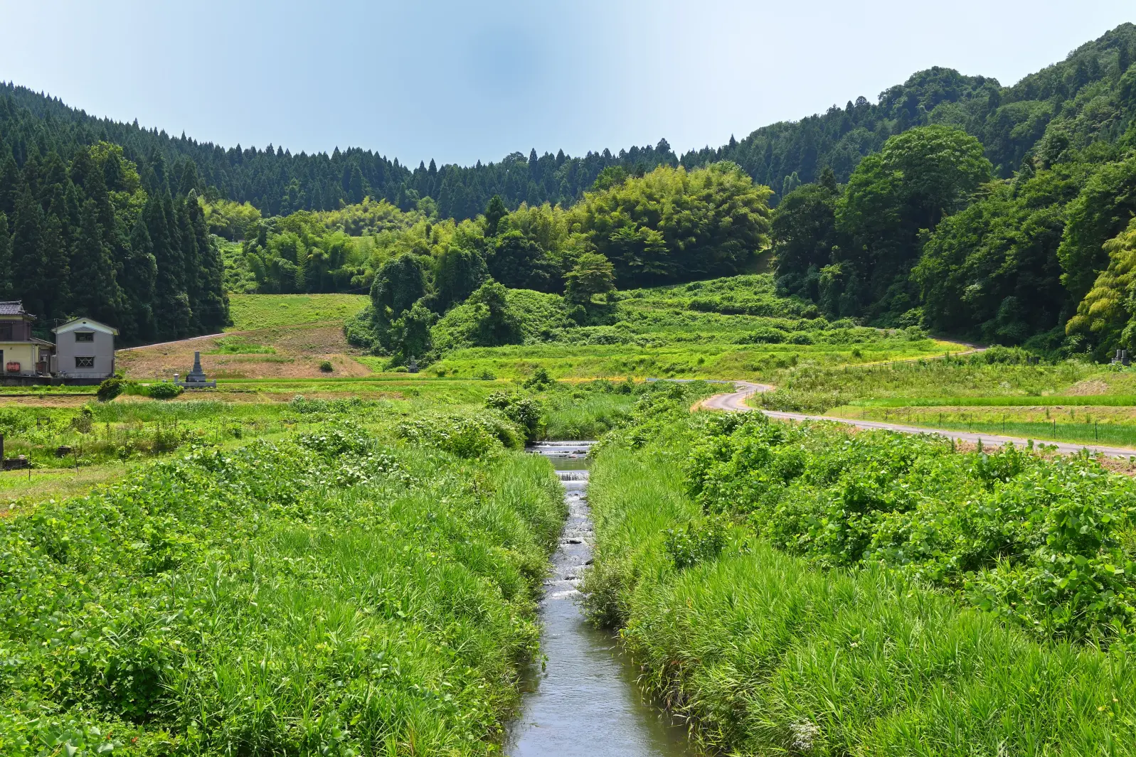 富山県魚津市「鹿熊」集落の景色