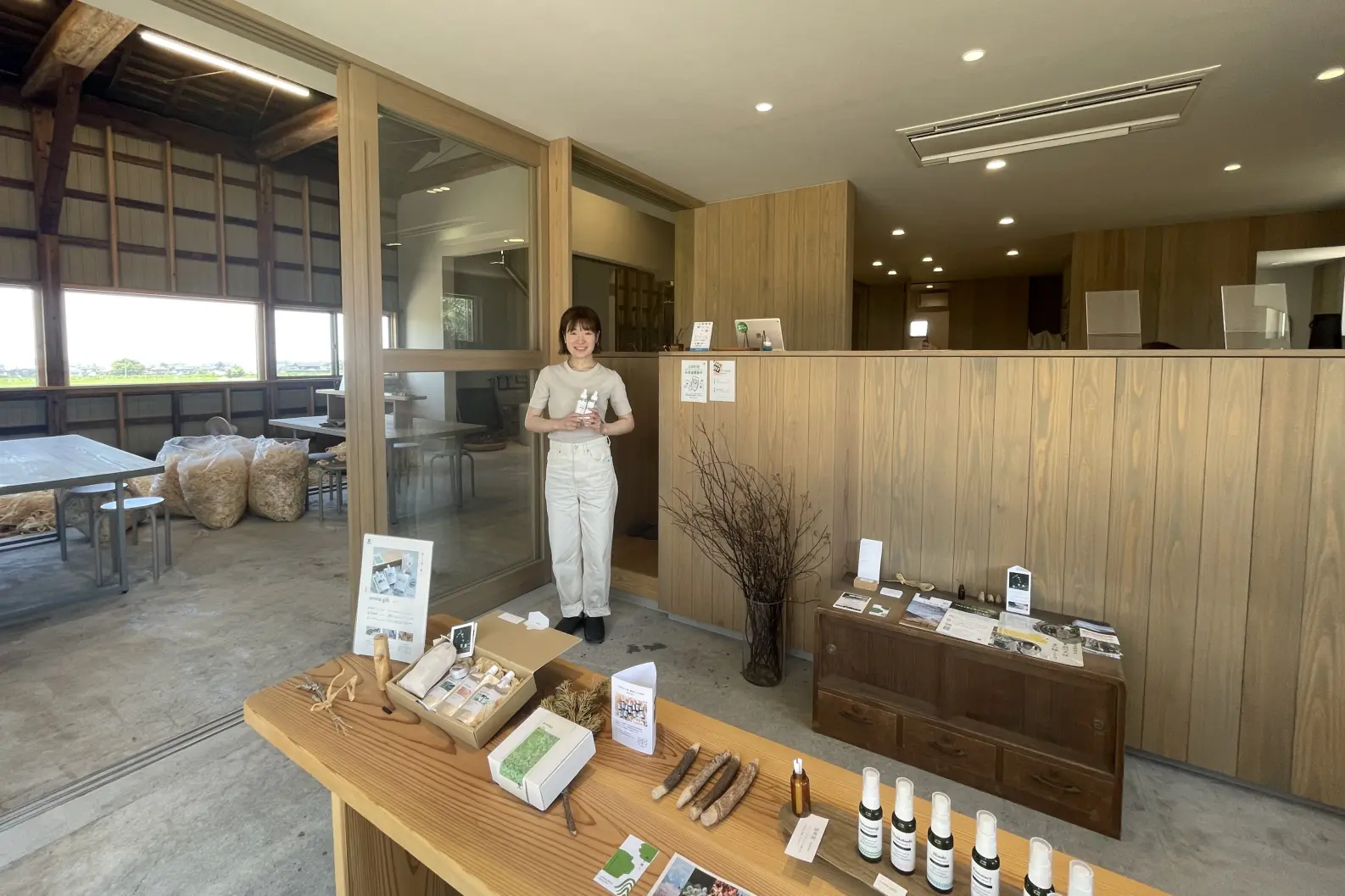 富山の香りをお土産に！精油の工房＆直営店「アロマセレクト」（上市町）-1