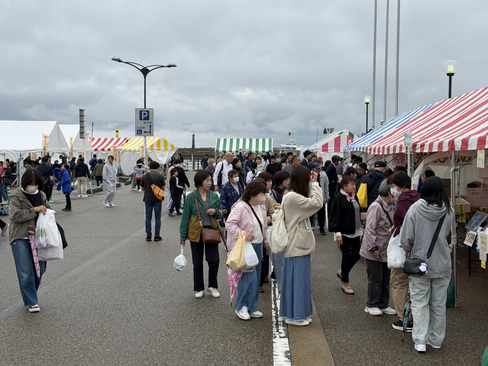 【後日談】雨中の熱戦を制す！「ひみ食彩まつり」1万人が体感した氷見の食の情熱とプロの知恵-1