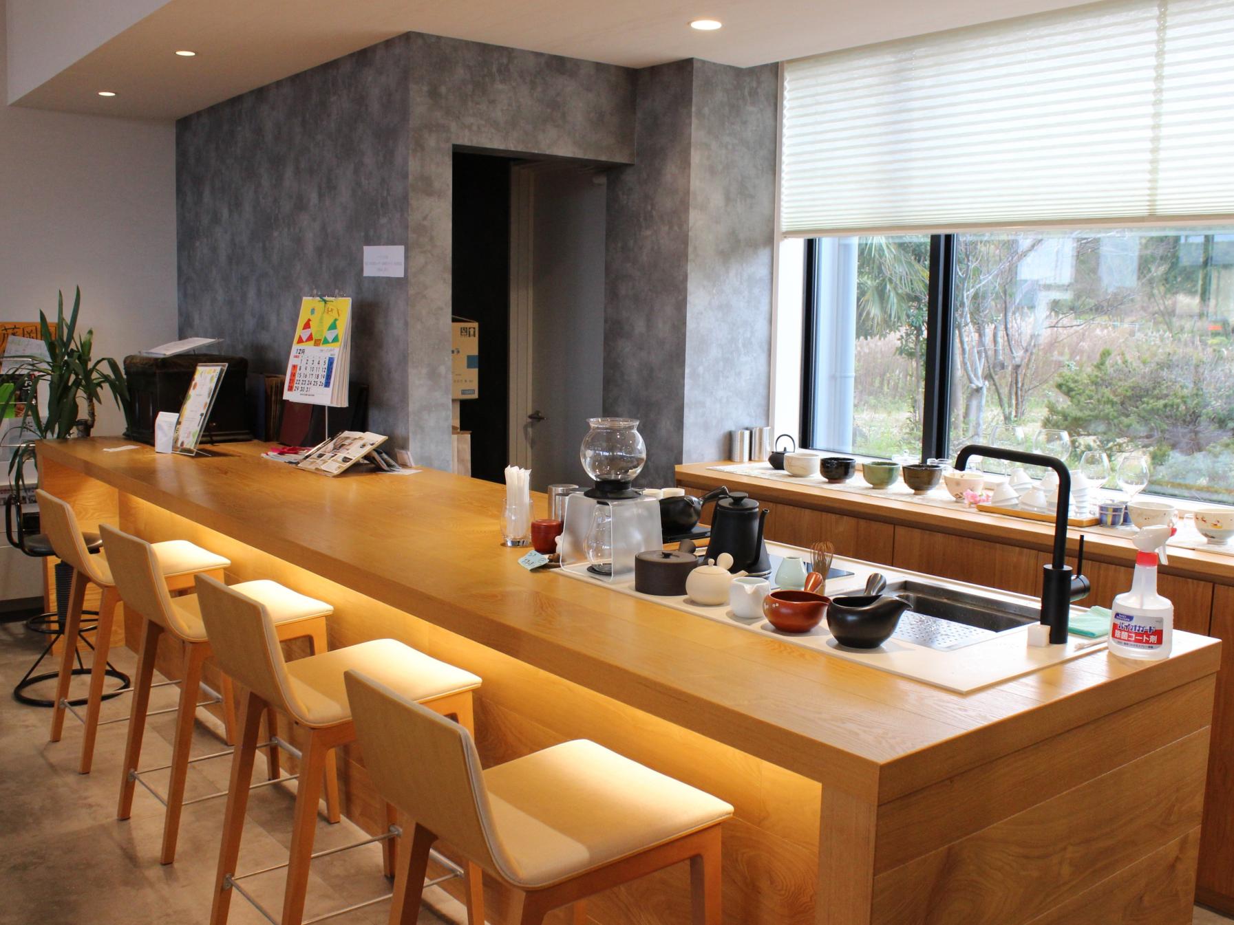 お茶のテーマパークのような「藤岡園 黒河本店」で富山のお茶を満喫！（射水市）