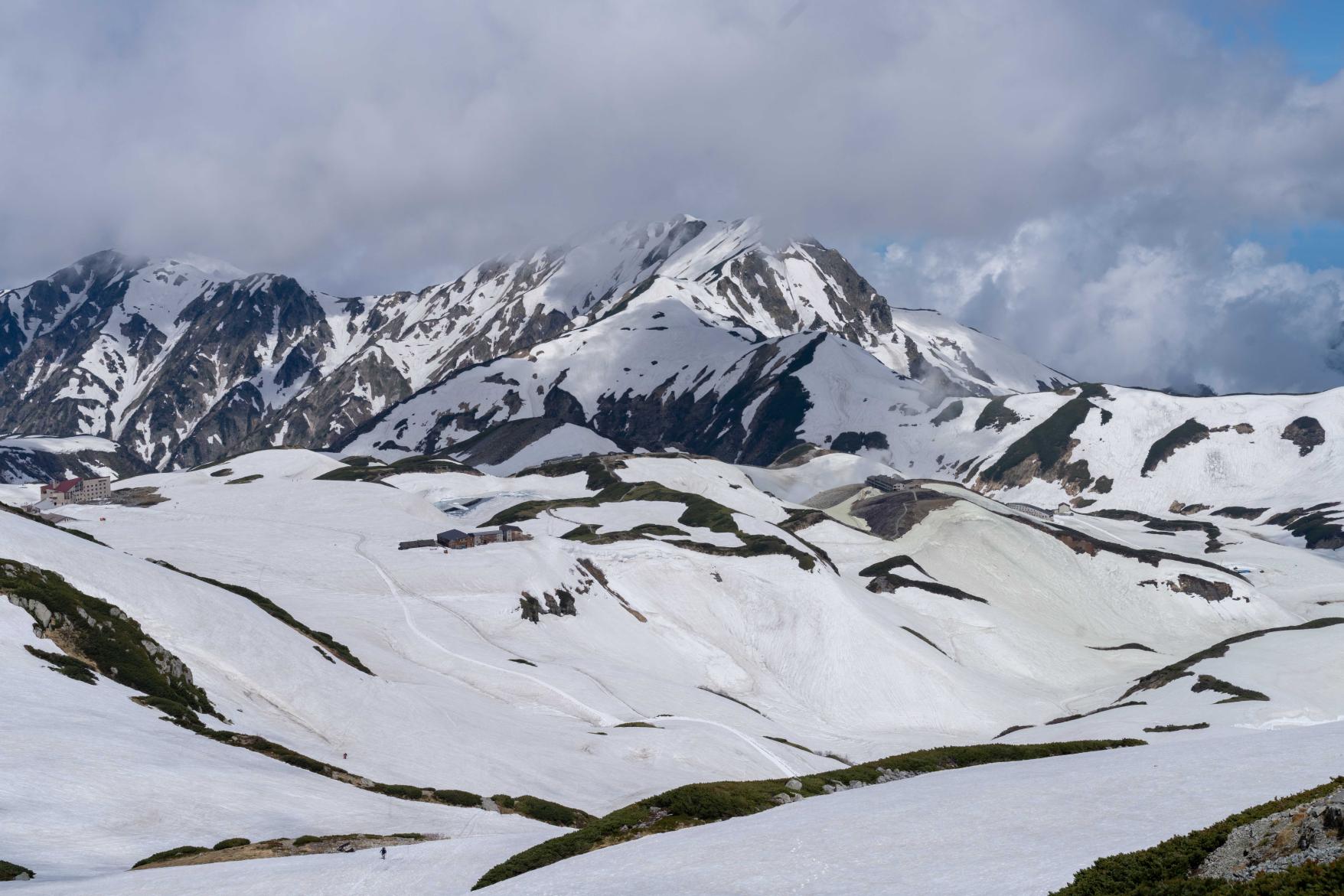 【6月の立山室堂】雪の大谷の後はこれ！みくりが池のドラゴンアイへ-1