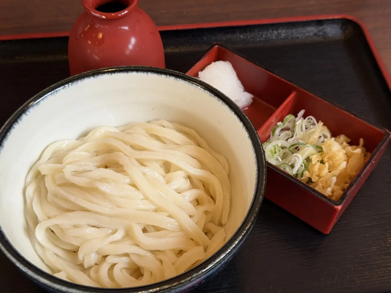 「氷見うどん 美濃屋（みのや）」手打ちならではのもちもち感！気軽に本格派が味わえる！-1