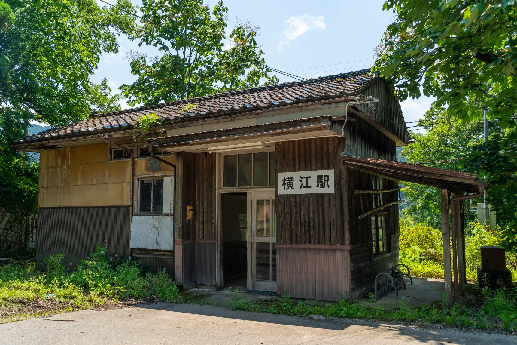 富山地方鉄道のレトロ駅舎10選｜思わず写真を撮りたくなる秘境駅も