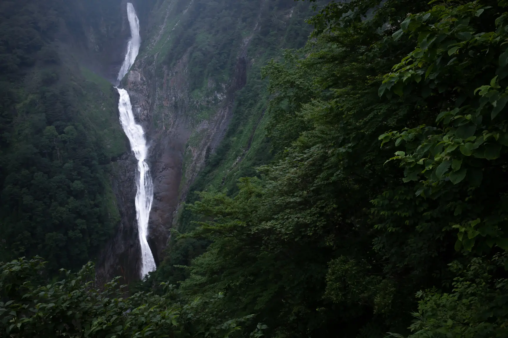 【富山の絶景】マイナスイオンを感じる「富山の滝」特集-1