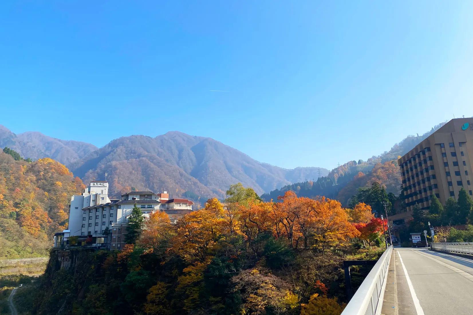 宇奈月温泉のおすすめ紅葉スポットと食べ歩き！-1