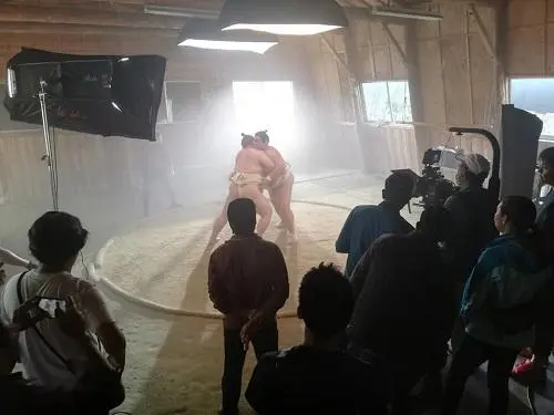 富山県でインド映画『ＳＵＭＯ』が撮影されました！-3