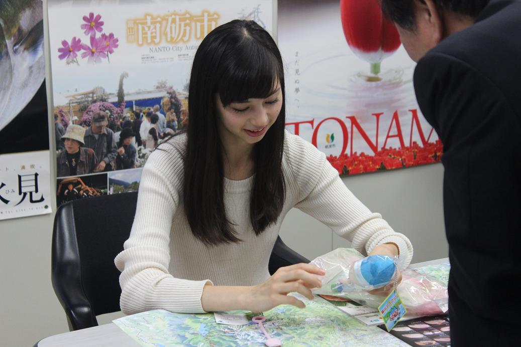 中条あやみさんが来庁されました☆彡-3