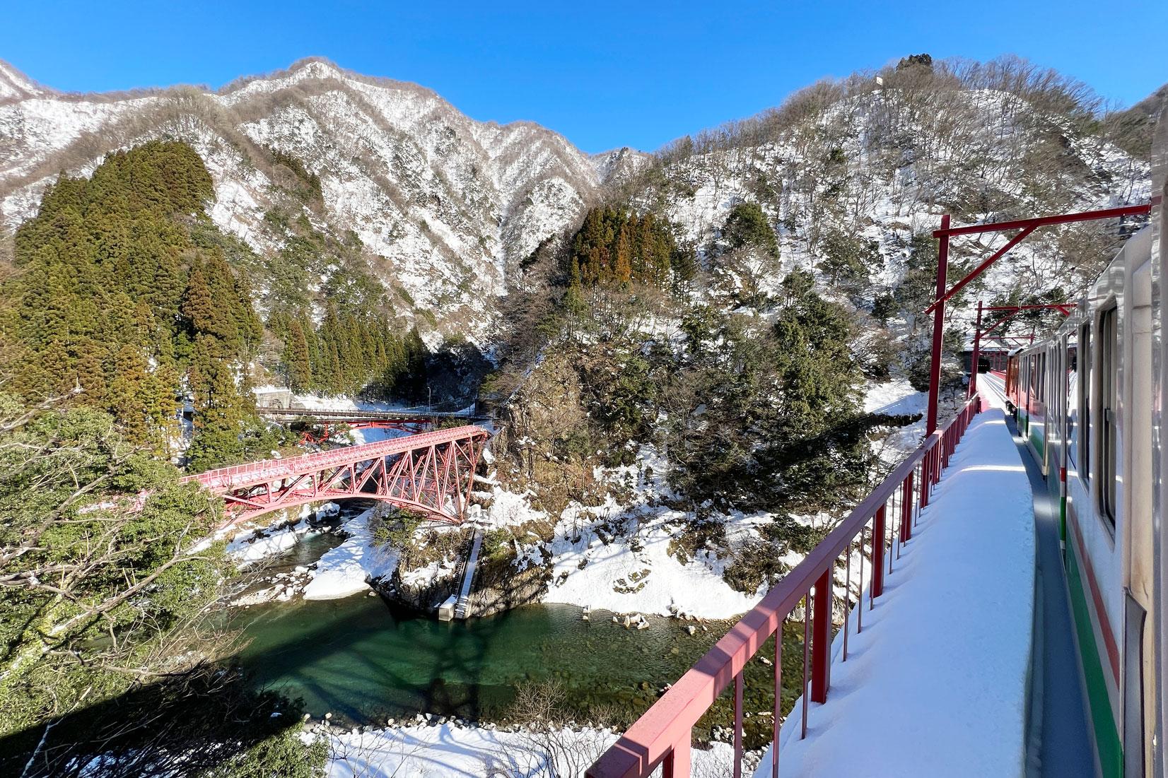 「冬の黒部峡谷プレミアムツアー」2月は冬トロッコ + 機関車車庫見学！-1