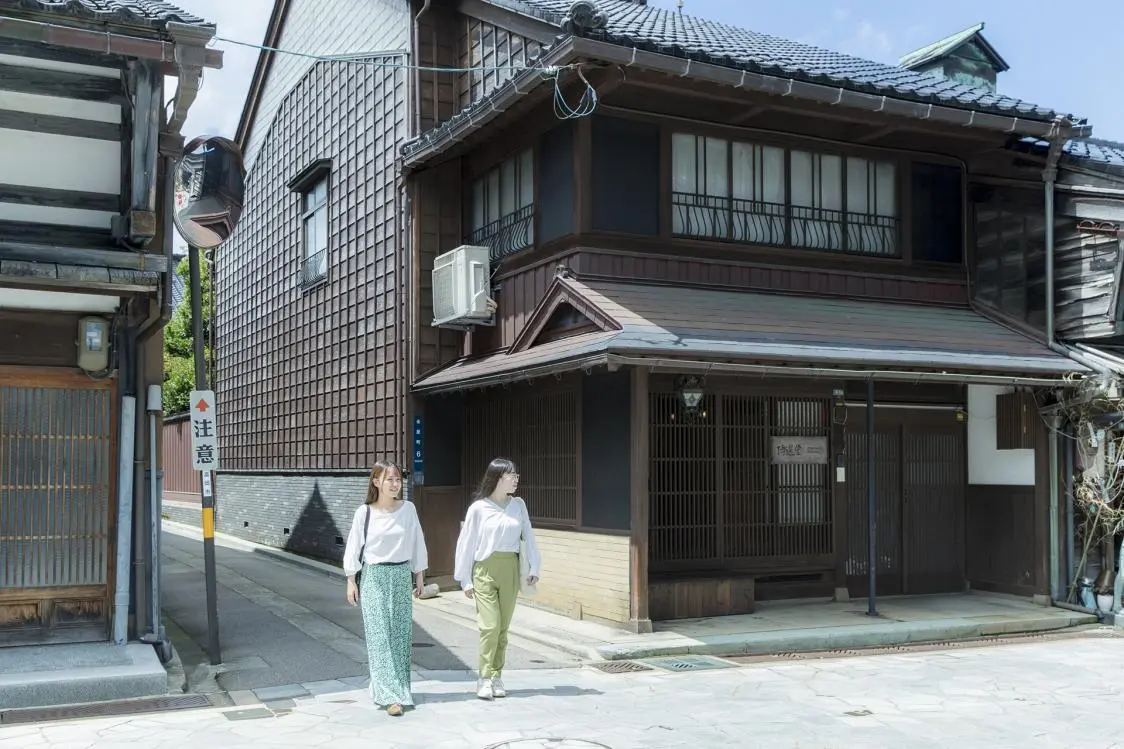 「大寺幸八郎商店」がある金屋町についてももっと詳しく-1