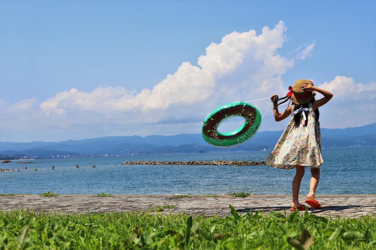 県民ライターが取材！お子様連れで楽しめる「雨晴・松太枝浜海水浴場」-1