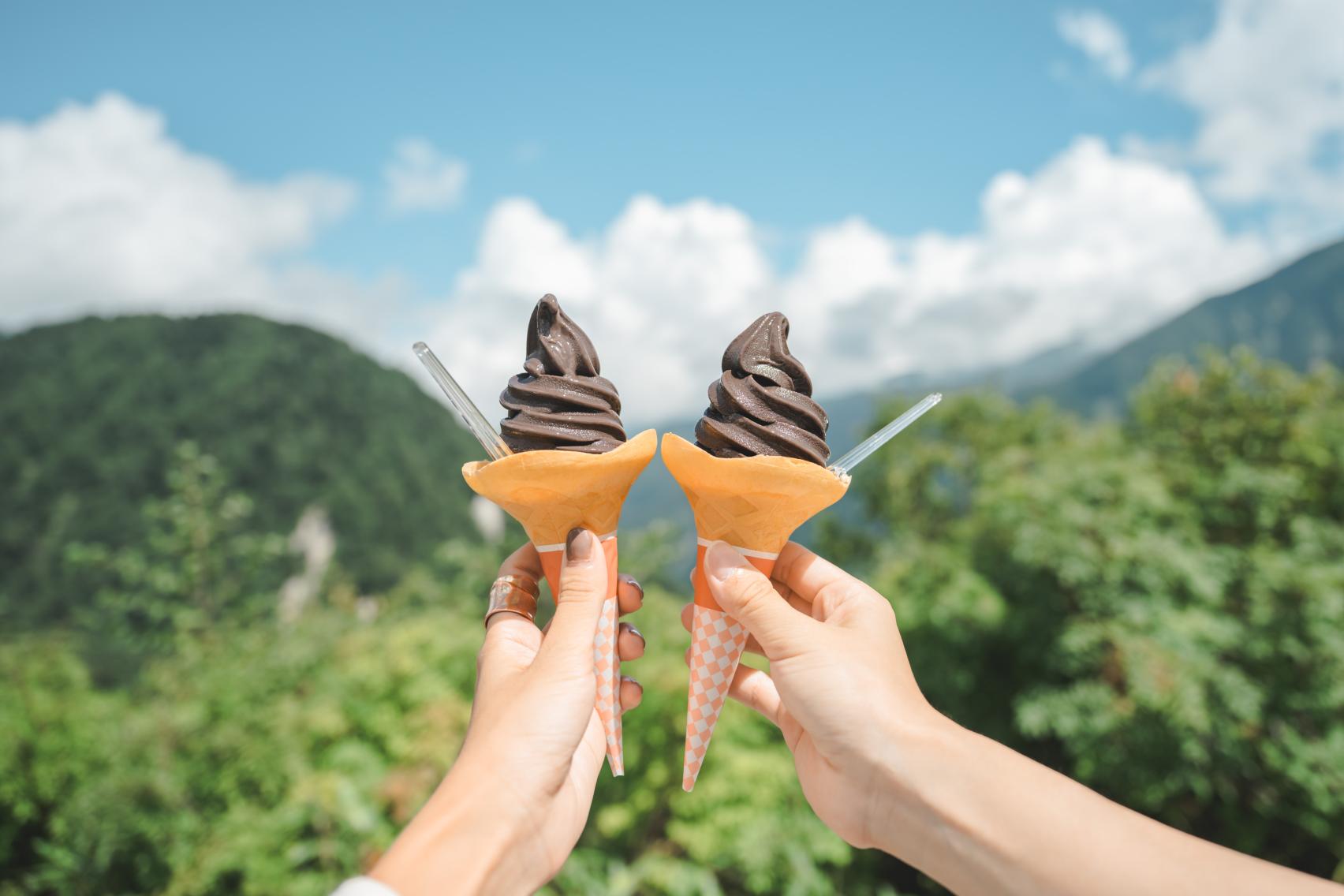 ソフトクリームもブラック！？-1