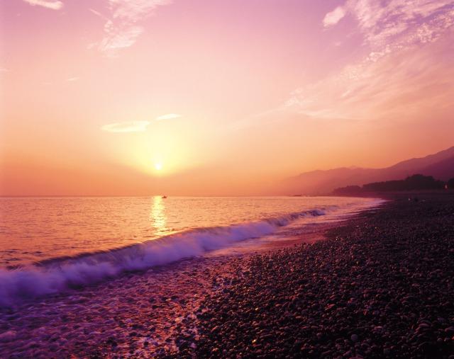 ヒスイ海岸の朝日と夕日-1