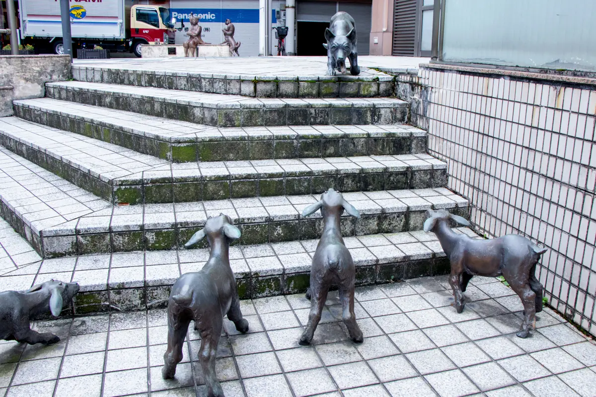 The wolf and seven kids（御旅屋メルヘン広場内）