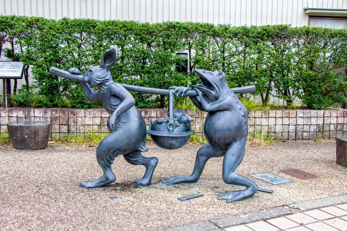 伝えの扉（御旅屋町交差点近く）