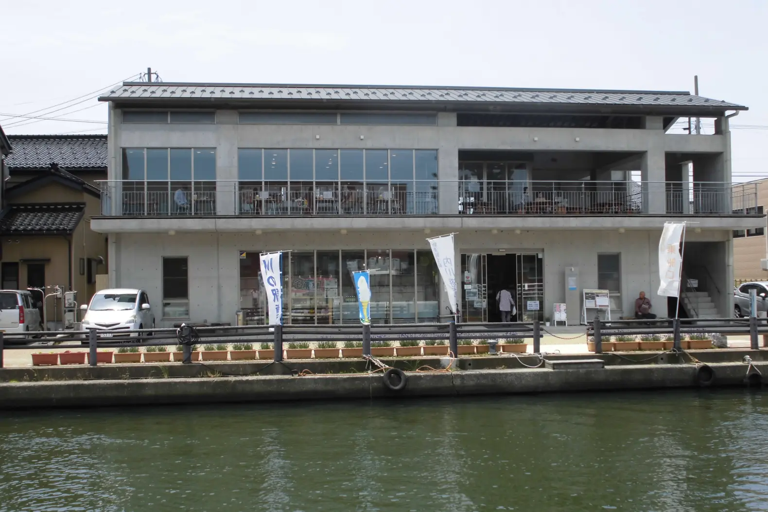 カフェ川の駅新湊