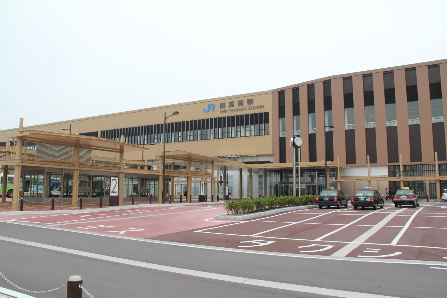 新高岡站