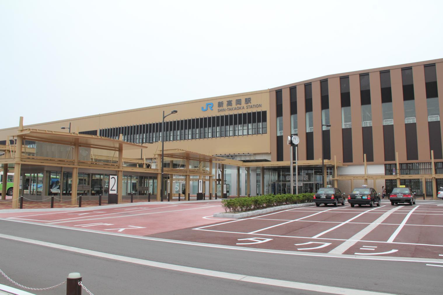 新高岡駅