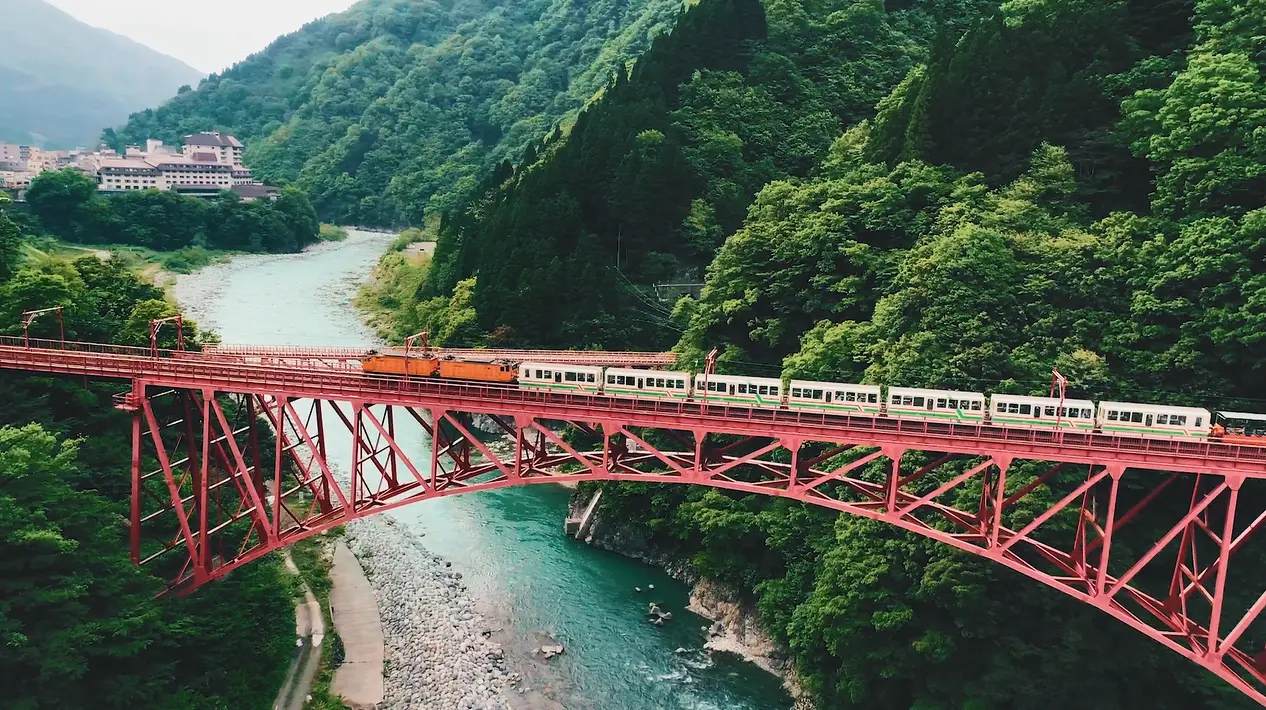 黒部峡谷トロッコ電車と宇奈月温泉