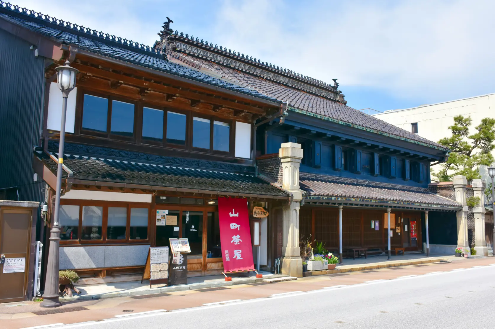 高岡御車山会館