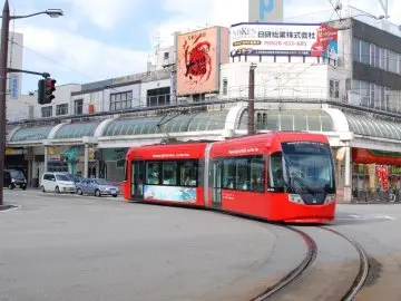 片原町駅　路面電車『万葉線』
