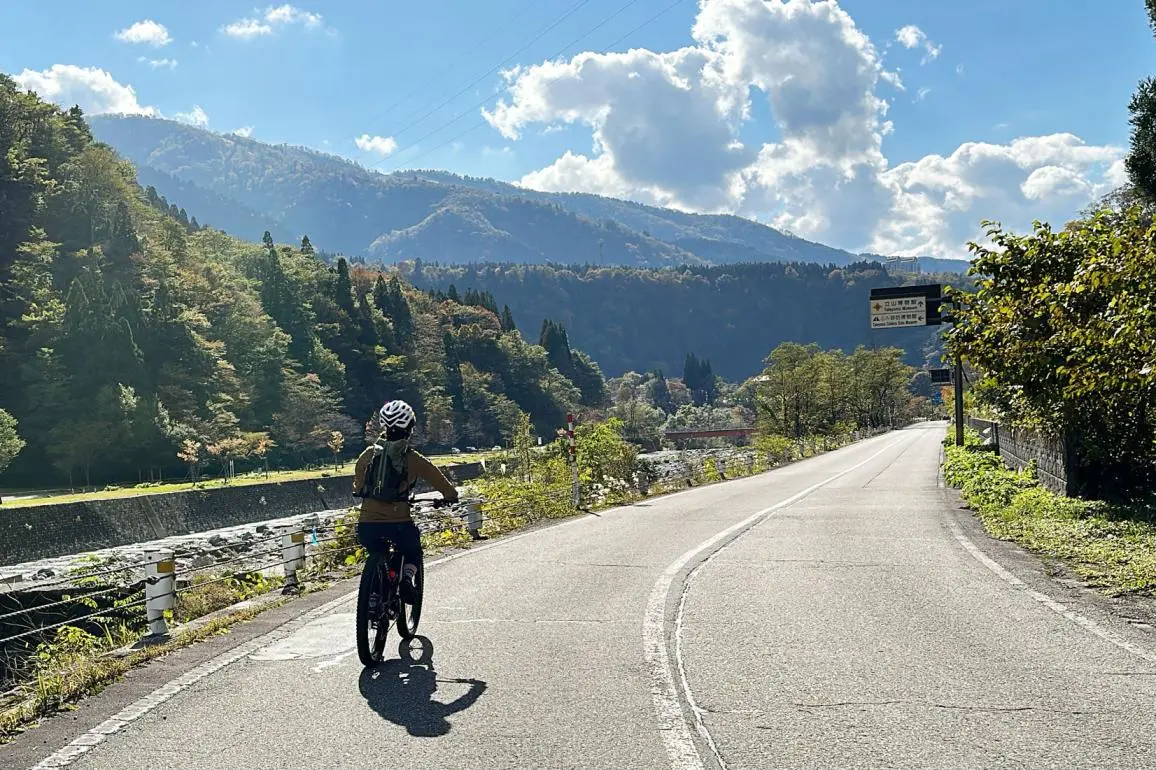 E-BIKEをレンタルして称名滝へ