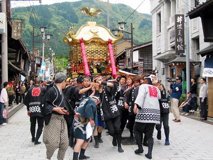Inami Yoiyasa Festival (Nanto City)