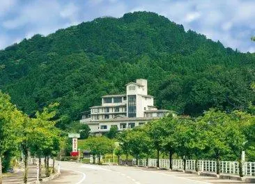 Fukumitsu Hanayama Onsen (Nanto City)