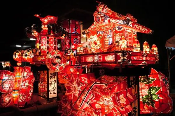 津沢夜高あんどん祭