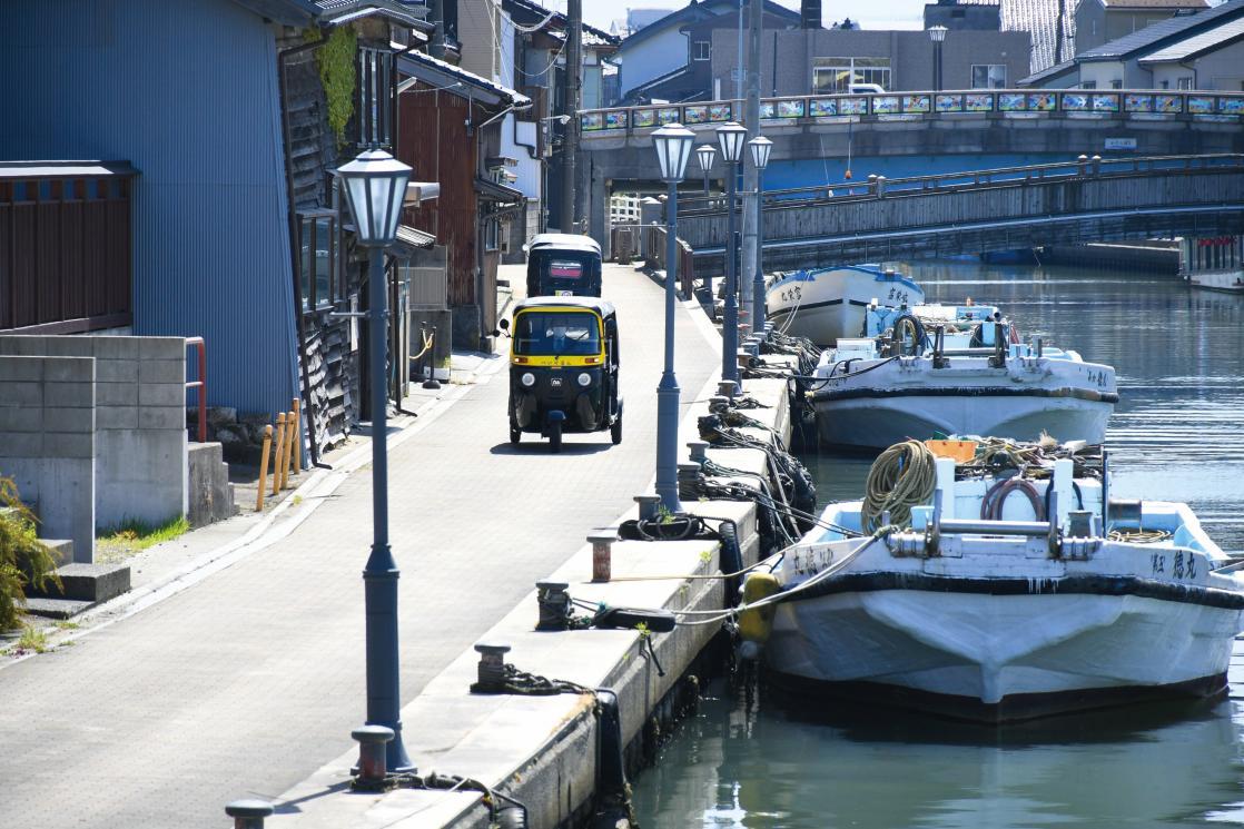 べいぐるんで移動（新湊きっときと市場〜おきがえ処KIPPO)