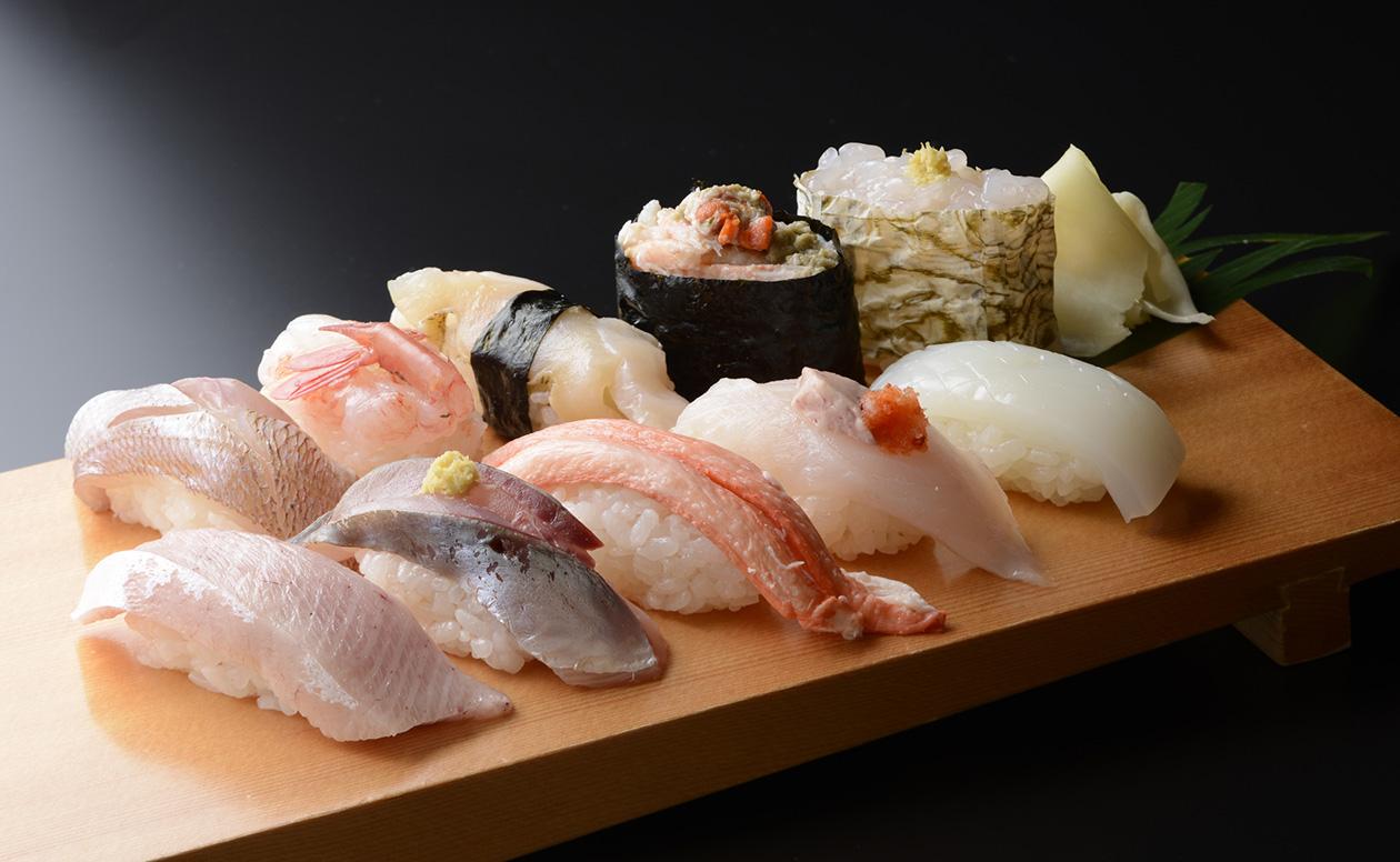 魚介の宝庫・富山湾の新鮮な極上寿司