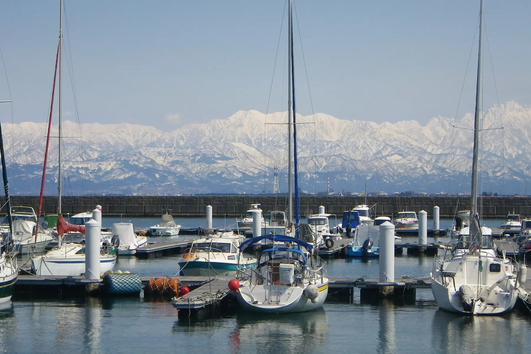 新湊マリーナ