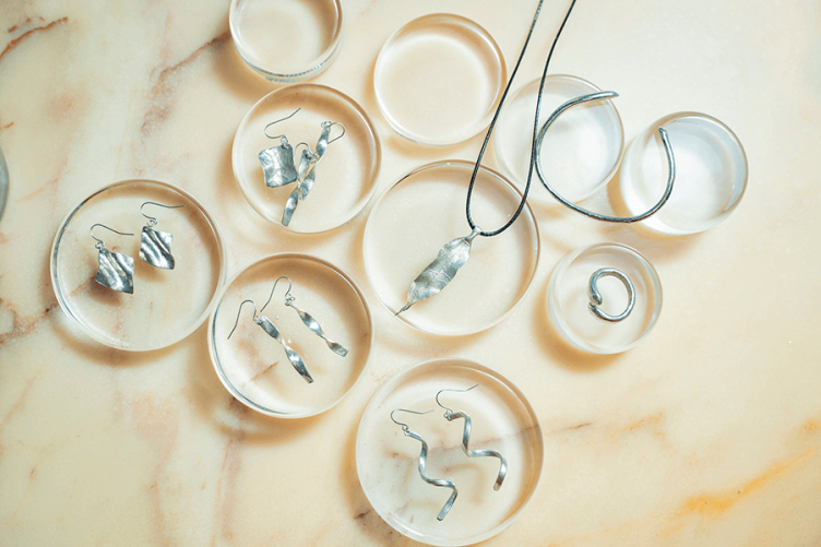 【車なしOK】富山県高岡市で楽しむアクセサリー作り体験と海の絶景デートコース