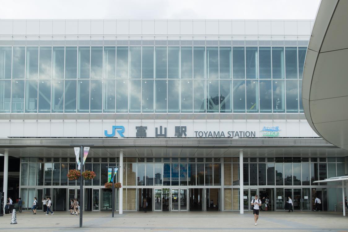 富山駅周辺（宇奈月温泉から車で約１時間）