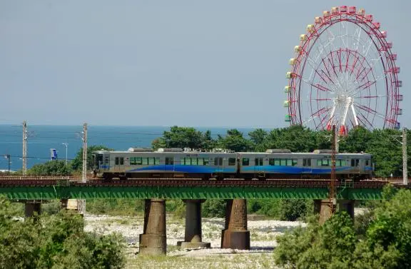 あいの風とやま鉄道