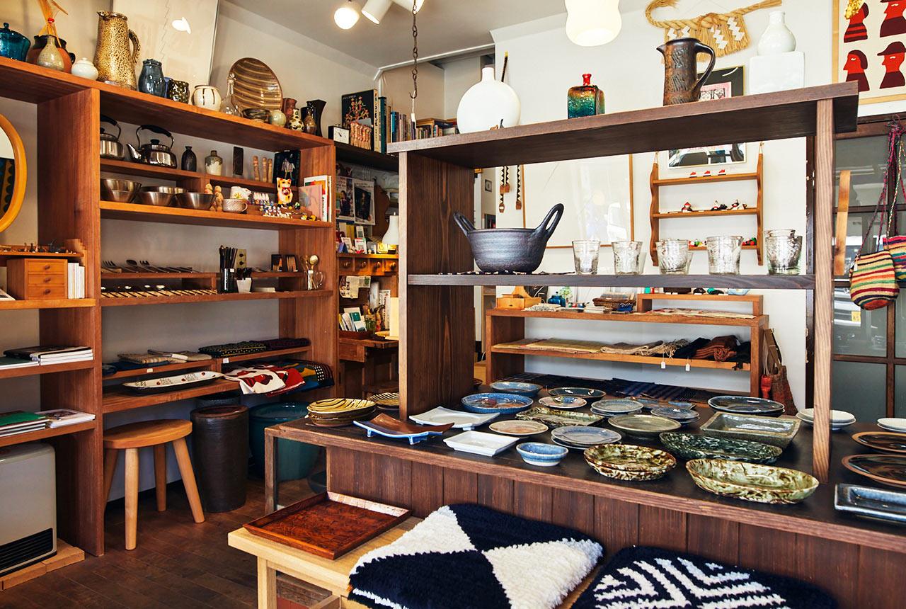 日常に溶けこむ、民芸品や現代作家の手仕事に出合う-0