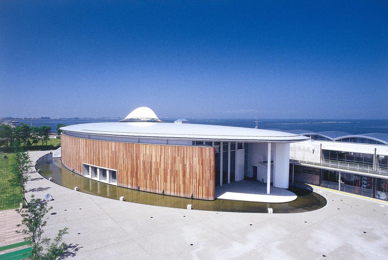 世界で唯一生きたホタルイカに会える〈ほたるいかミュージアム〉-0