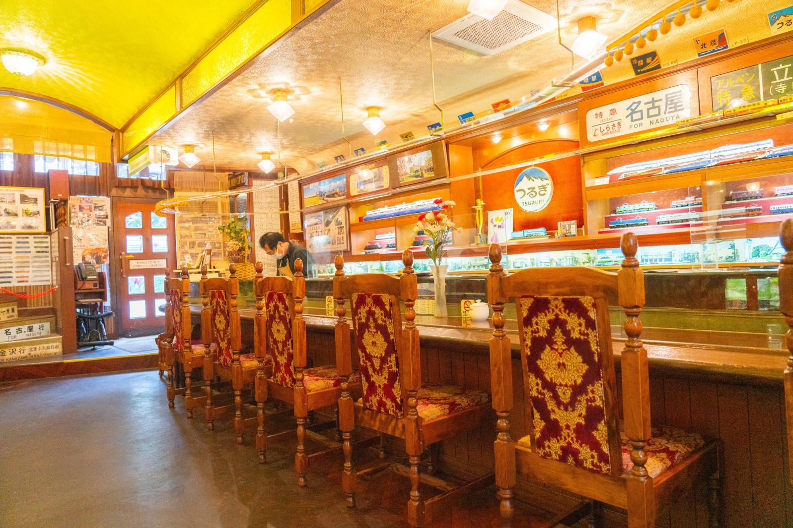 Coffee Station Blue Train: สถานีที่ความทรงจำแห่งรถไฟยังคงวิ่งอยู่-1