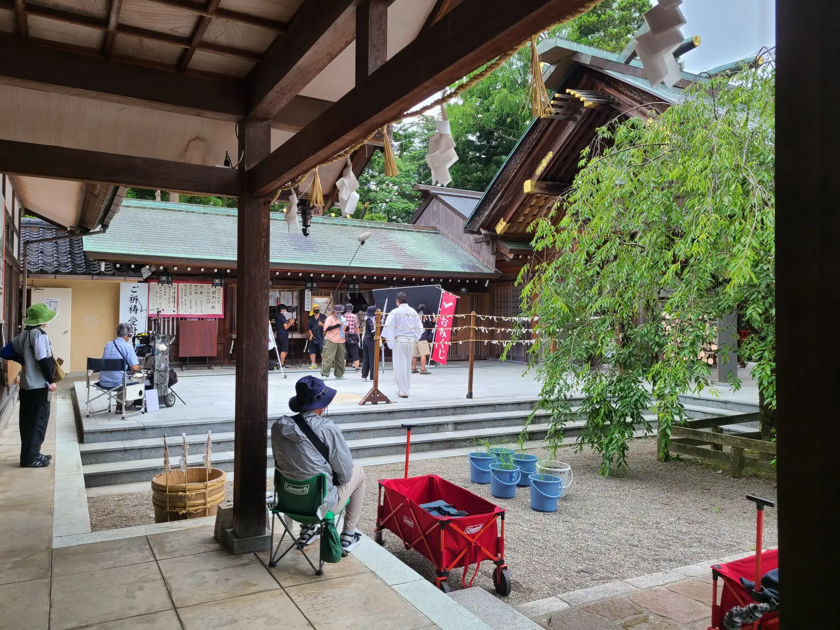 公園内の神社-1