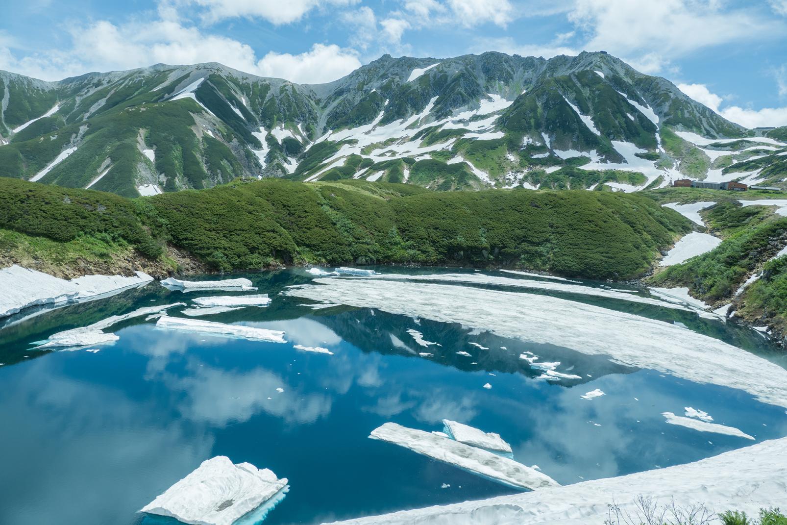 立山黒部アルペンルートで山岳観光を楽しむ-3