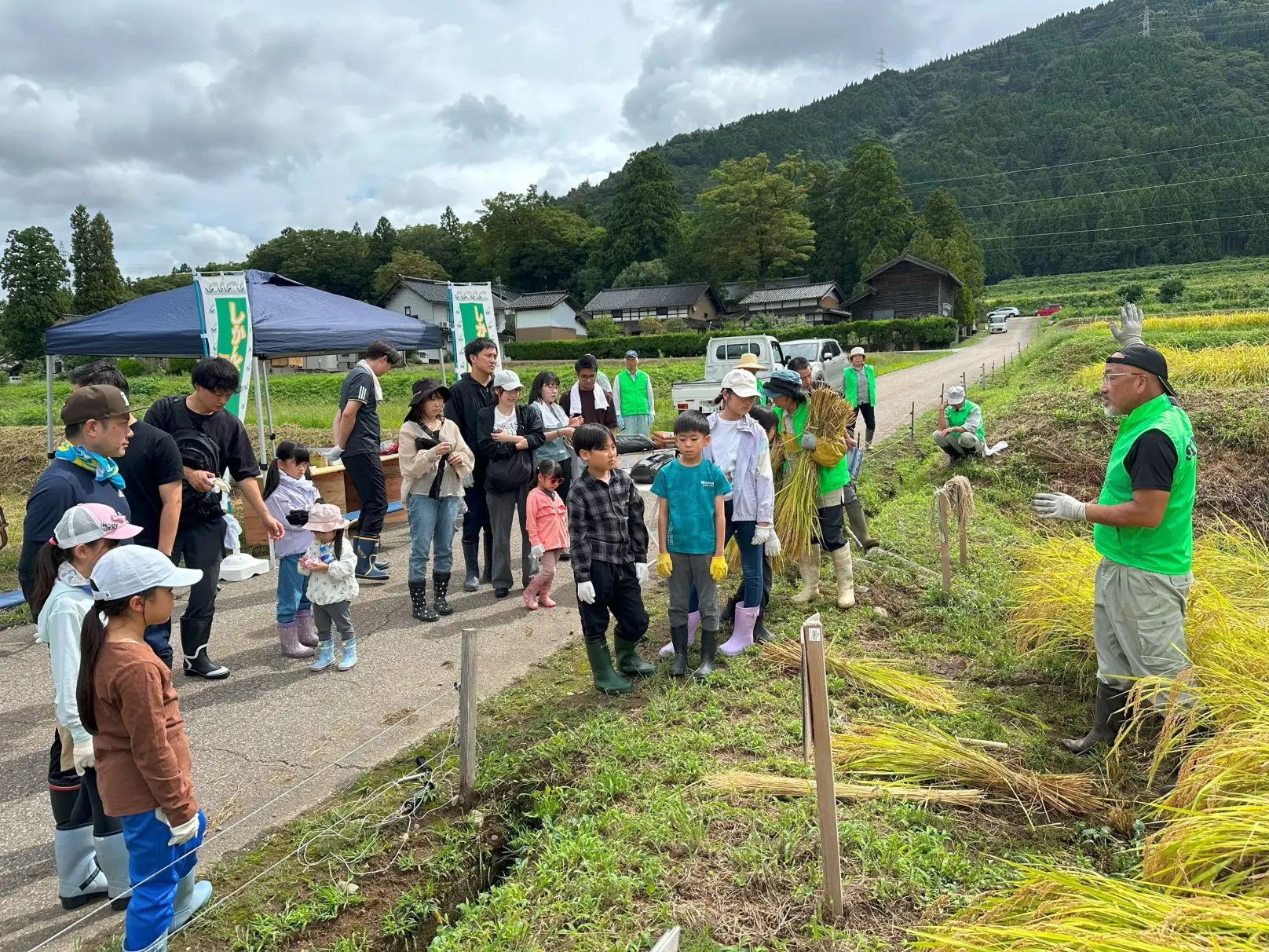 ②【2026年9月20日(日)開催予定】稲刈り体験  ザクッと一束、秋の手仕事に夢中になる日-3