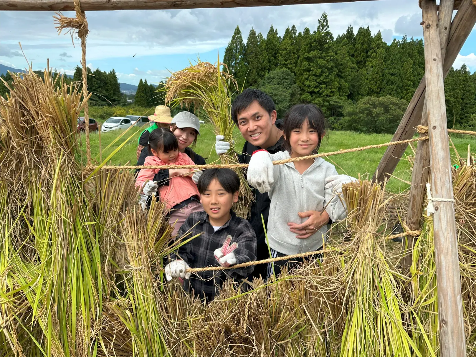 ②【2026年9月20日(日)開催予定】稲刈り体験  ザクッと一束、秋の手仕事に夢中になる日-0