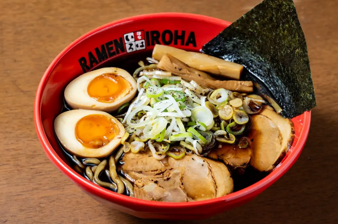 麺家いろは　cic店／初めて富山ブラックを食べる方におすすめ-0