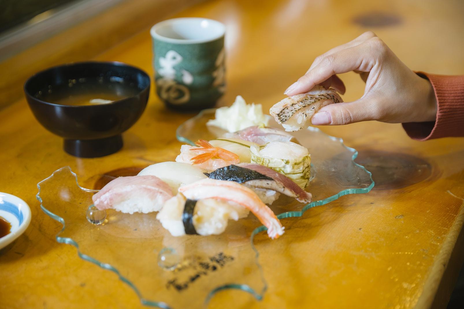 富山に来たら「富山湾鮨」を食べなくちゃ！-0