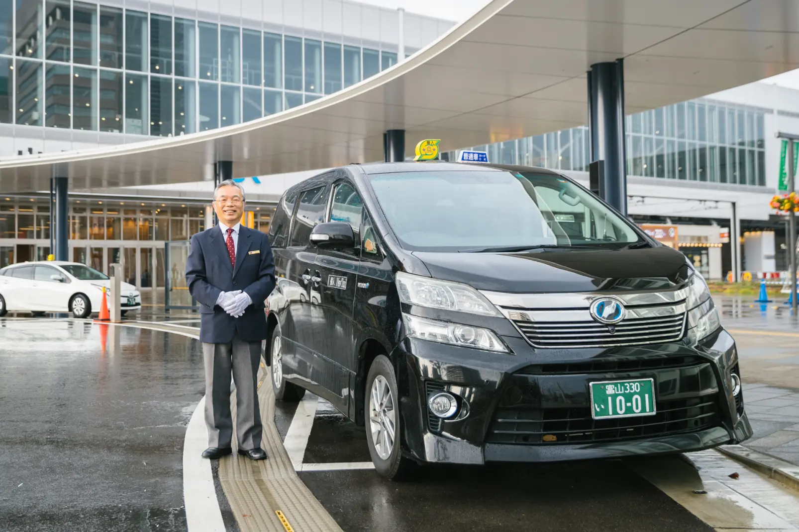 おもてなしドライバーの運転で、安全で快適な旅を-0